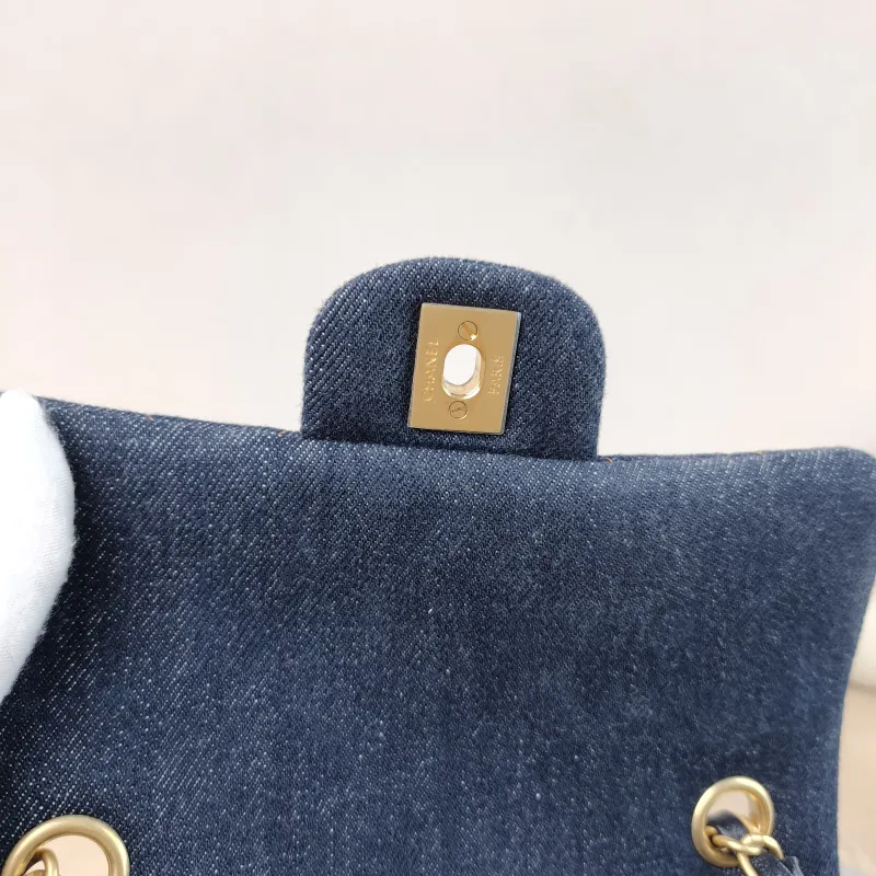 Chanel Crossbody Bag Classic Flap Large Mini CF Mini Navy mini 20 × 6 × 12 cm — detail view 3 of 12