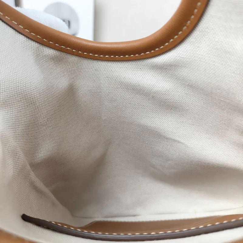 Miumiu Shoulder Bag IVY Tote Shopping Tote CC alfskin Mini 20*24 — detail view 3 of 10