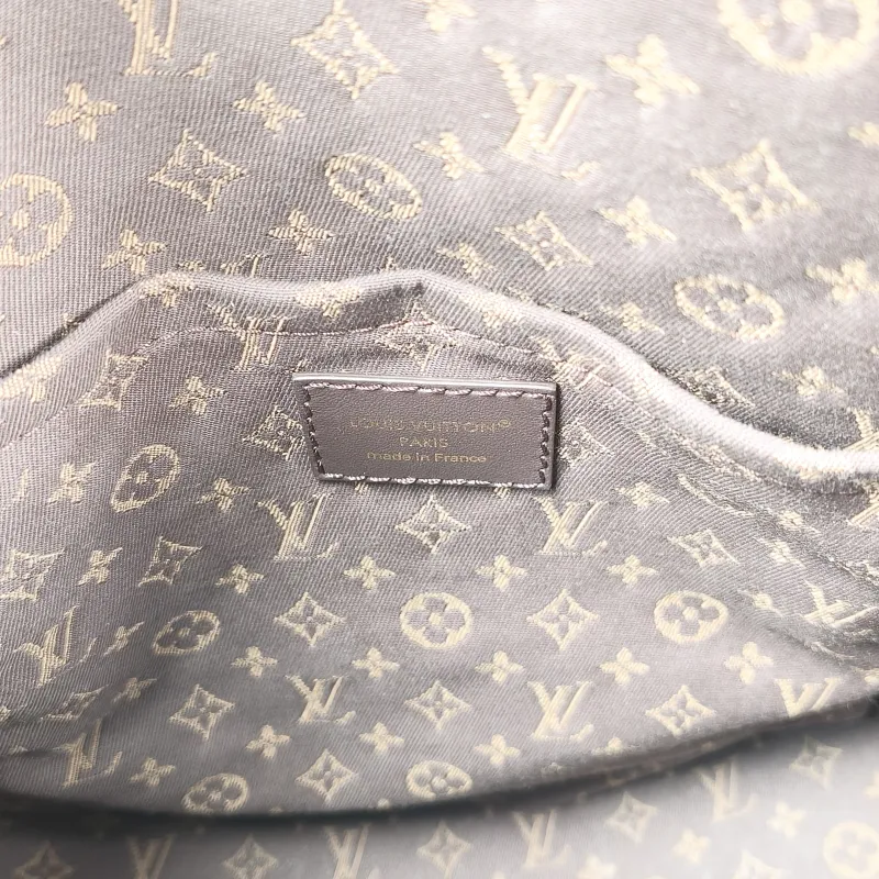 Louis Vuitton Shoulder Bag EXPRESS Shoulder Bag Suede Medium 36 × 18.5 × 24 cm — detail view 3 of 11