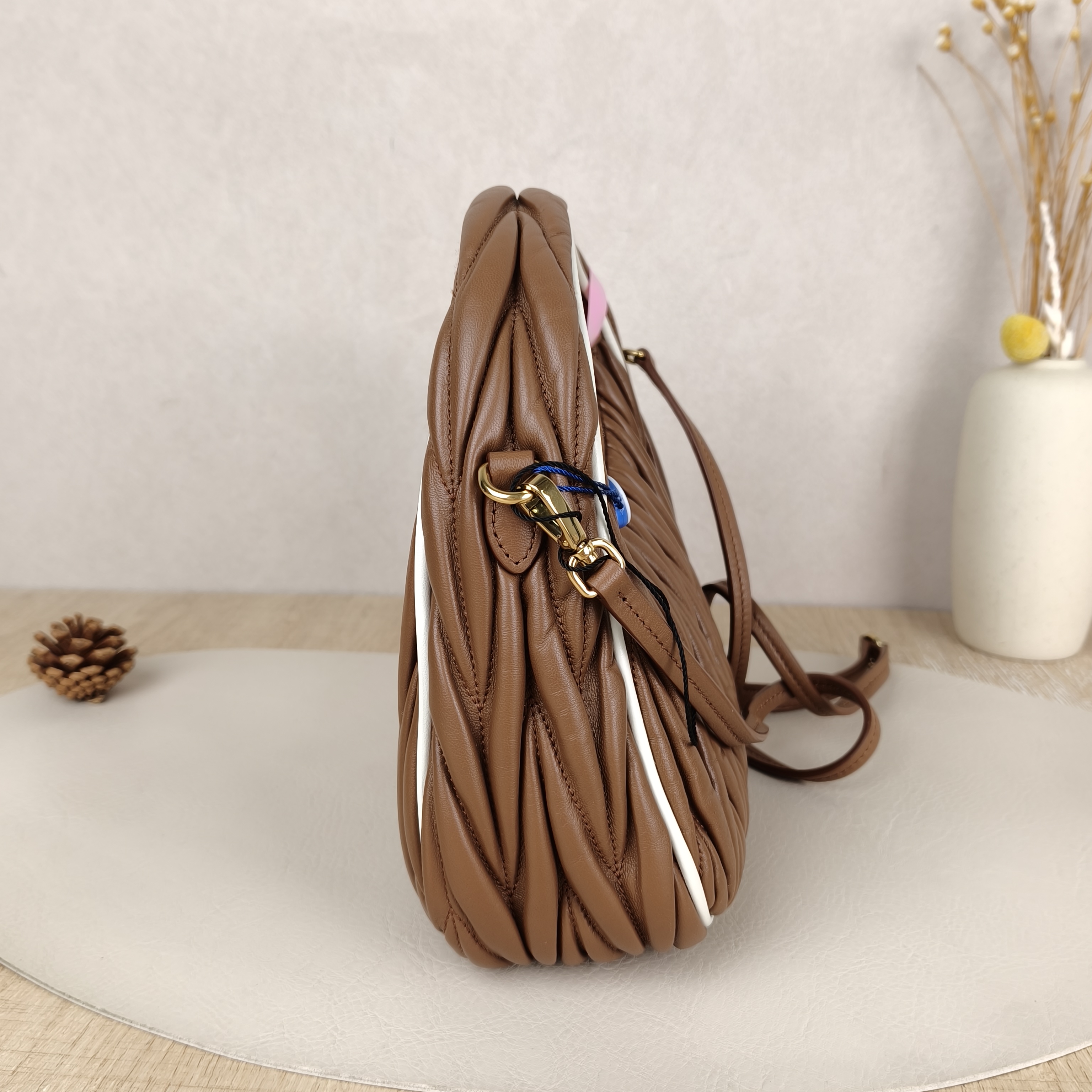 Miumiu Shoulder Bag Wander Hobo Brown Lambskin Small20 × 6 × 17 cm — cover view 4 of 9