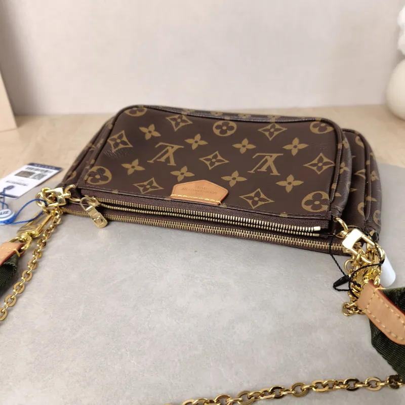 Louis Vuitton Crossbody Bag Multi Pochette Accessoires Shoulder Strap PVC Small 24 × 4 × 13.5 cm — detail view 9 of 16