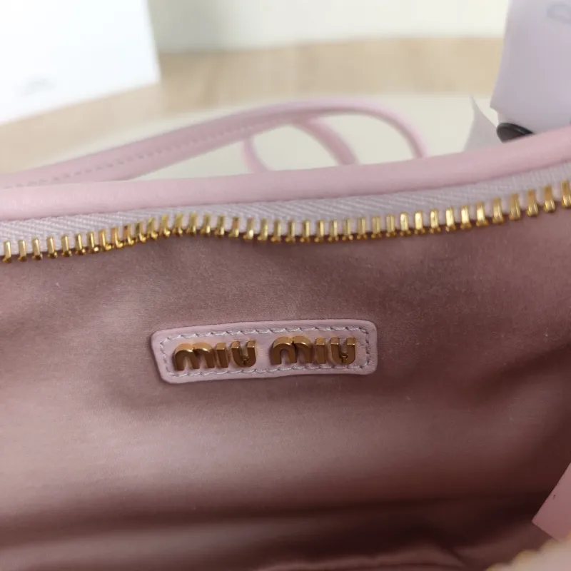 Miumiu Shoulder Bag Wander Matelassé Hobo Pink Lambskin Small 20 × 6 × 17 cm — detail view 11 of 11
