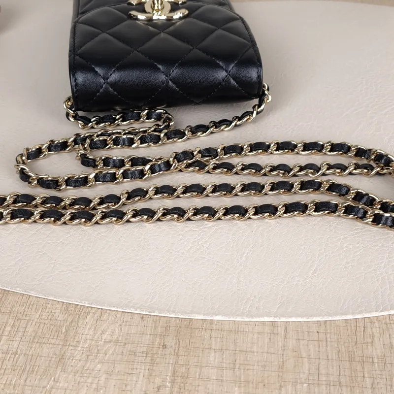 Chanel Crossbody Bag Crossbody Bag Black Lambskin One Size10 × 2 × 17 cm — detail view 9 of 10