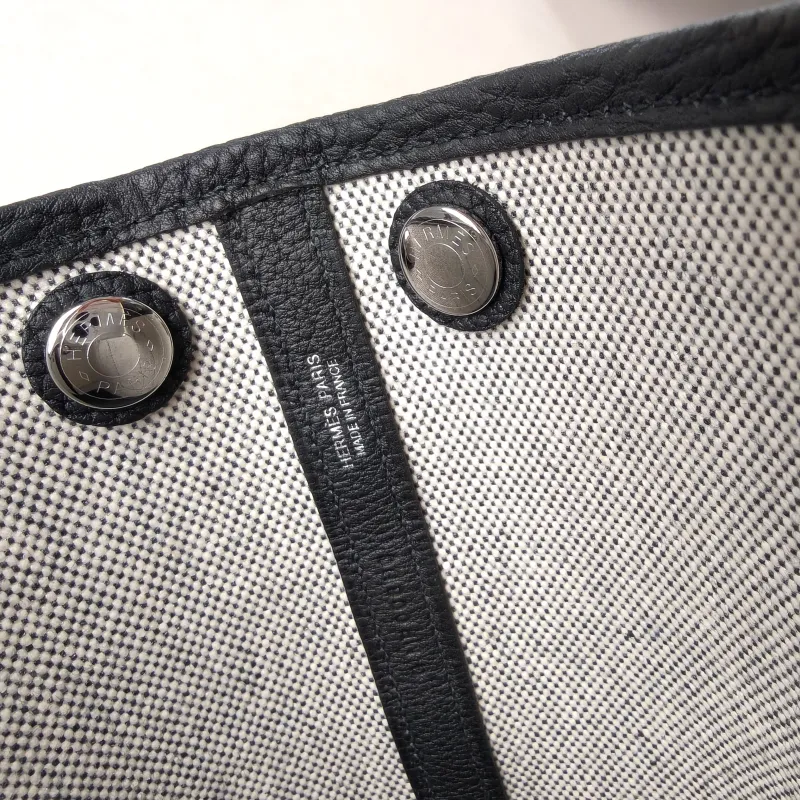 Hermès Top Handle Bag Neo Garden 23 Mini Black · Beige Canvas · Negonda Calfskin Mini 23 × 10 × 16 cm G — detail view 7 of 11