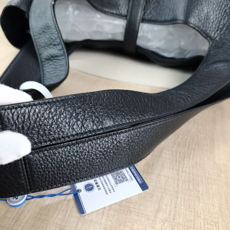 SAINT LAURENT Shoulder Bag LE 5 À 7 BEA Black One Size36 × 11 × 28 cm — detail view 6 of 12