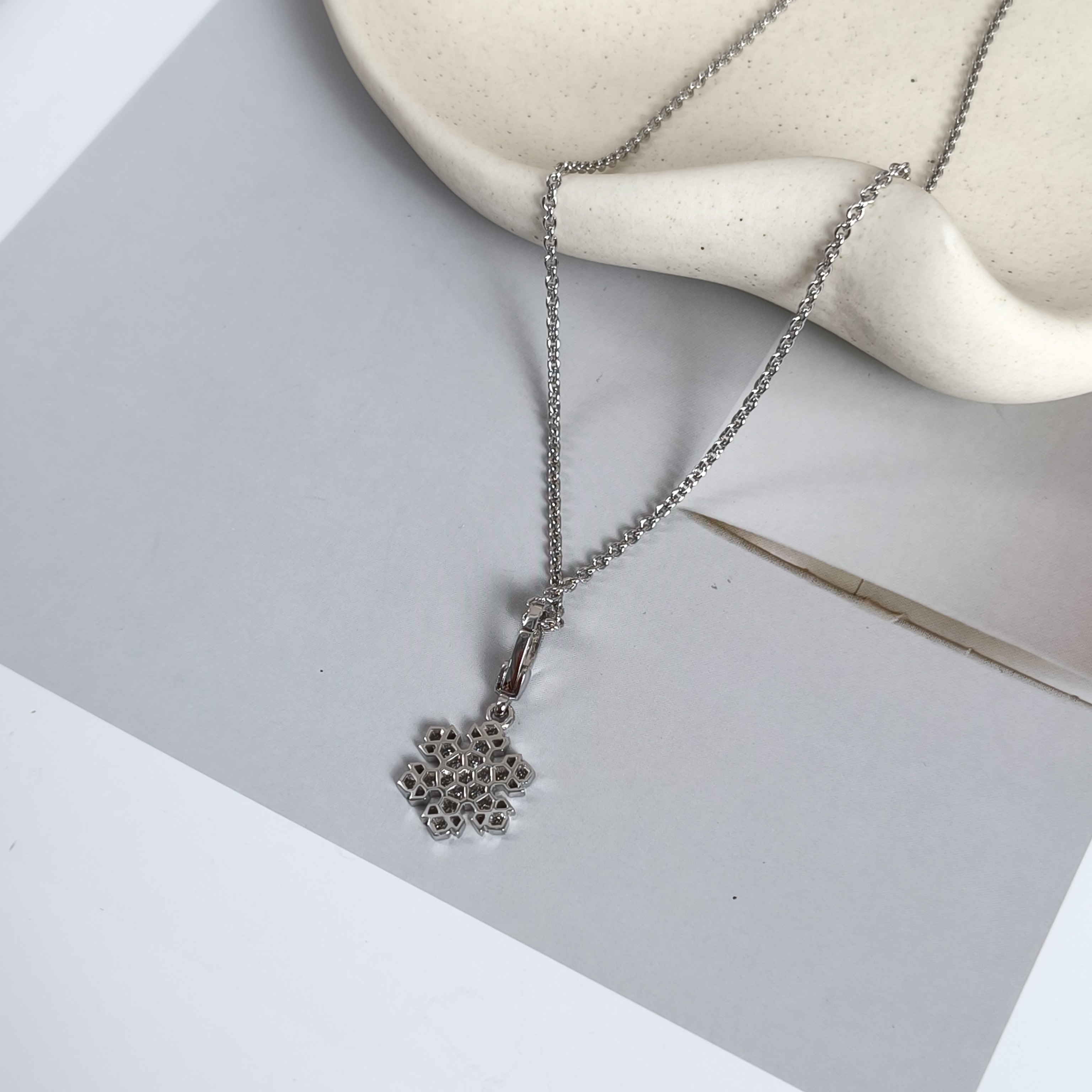 Bvlgari Necklace Fiocco di Neve Necklace White Gold 18KW hite Gold42cm One Size — cover view 7 of 8