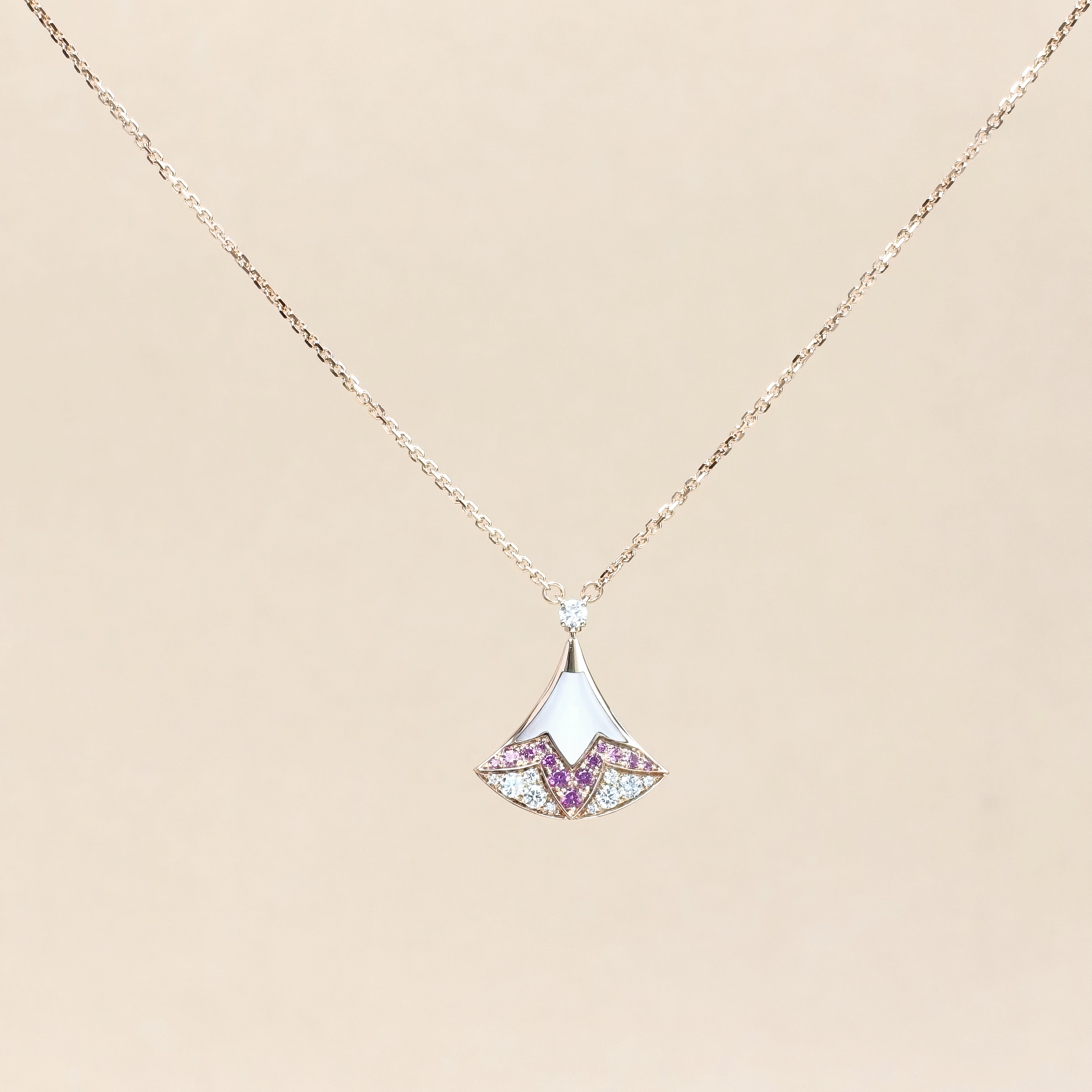 Bvlgari Necklace DIVAS’ DREAM Collection Necklace White Mother-of-Pearl Diamond18KR ose Gold Pendant1.8cm 44cm