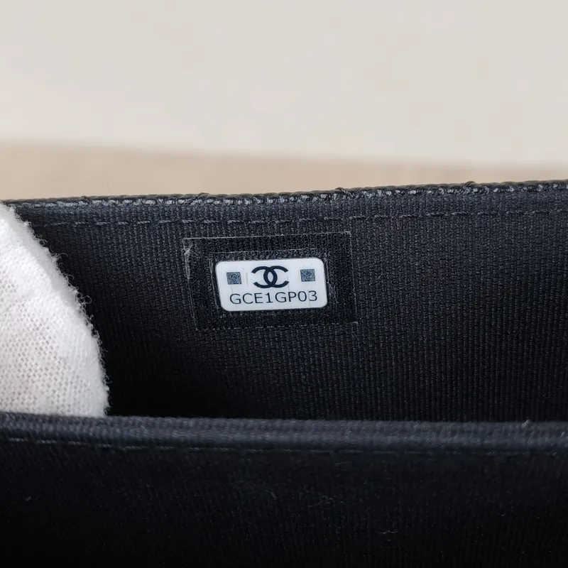 Chanel Crossbody Bag Crossbody Bag Black Grained Calfskin One Size 13 × 4 × 10 cm — detail view 2 of 13
