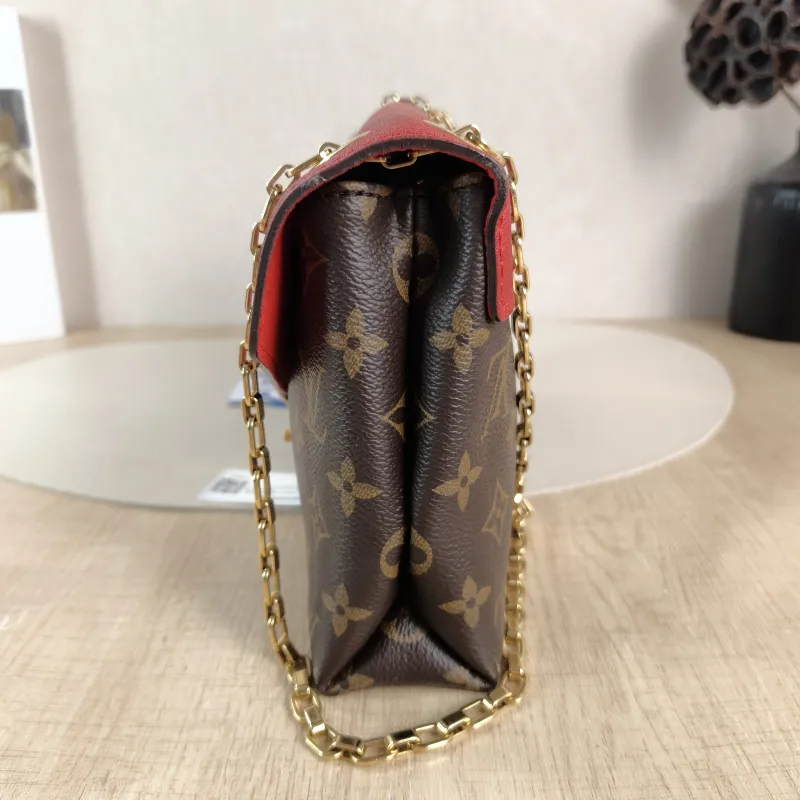 Louis Vuitton Shoulder Bag Pallas Chain Chain Bag Red PVC 26 × 6 × 17 cm — detail view 2 of 11