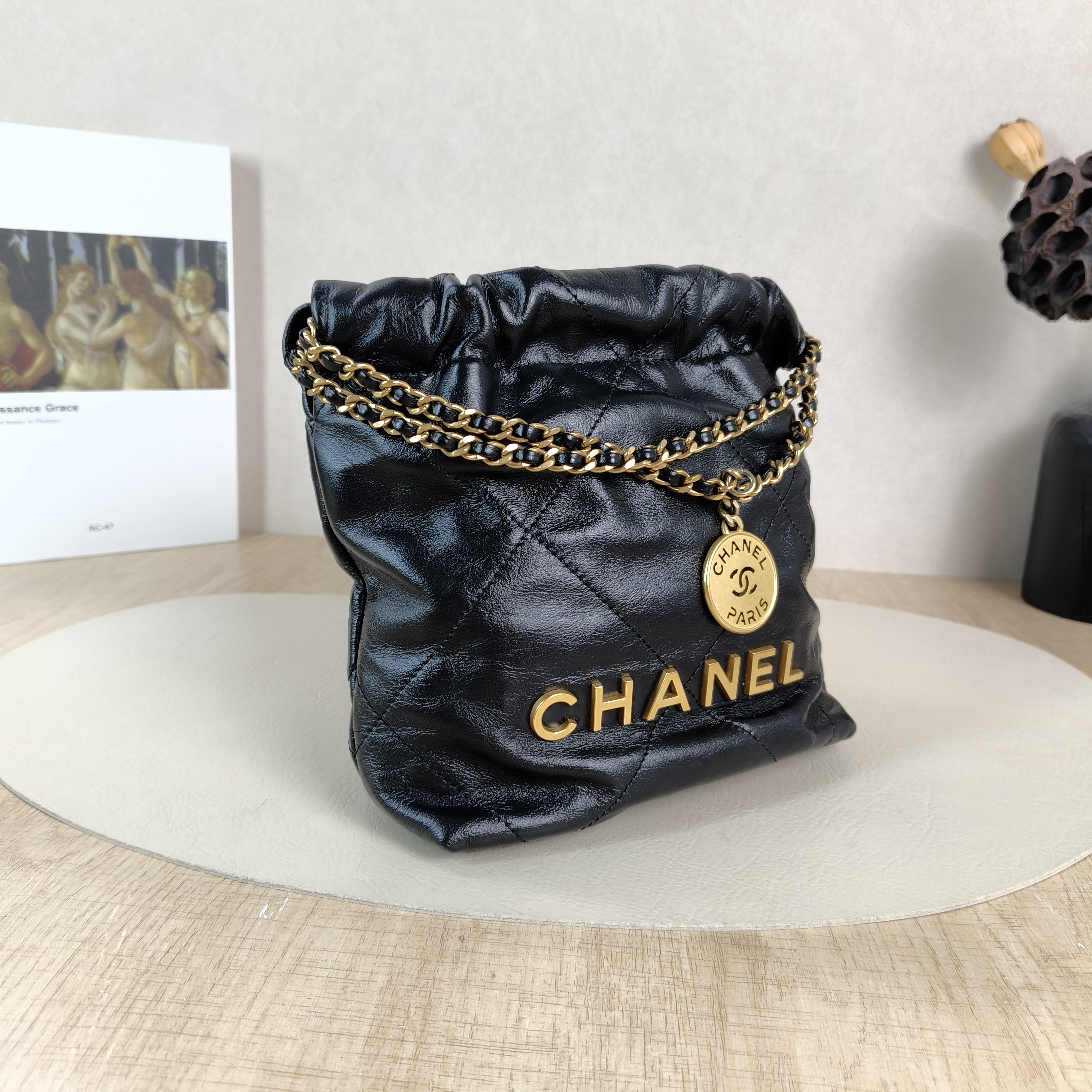Chanel Shoulder Bag22Bag Black CC alfskinmini20 × 6 × 19 cm — cover view 5 of 6