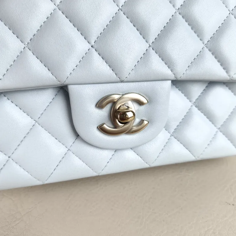 Chanel Crossbody Bag Classic Flap Large Mini CF Mini Blue Lambskin mini 20 × 6 × 12 cm — detail view 9 of 13