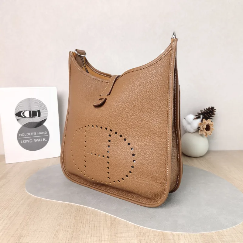 Hermès Crossbody Bag Evelyne 29 29 37 Brown TC Calfskin 29 29 × 7 × 30 cm W — cover view 2 of 5