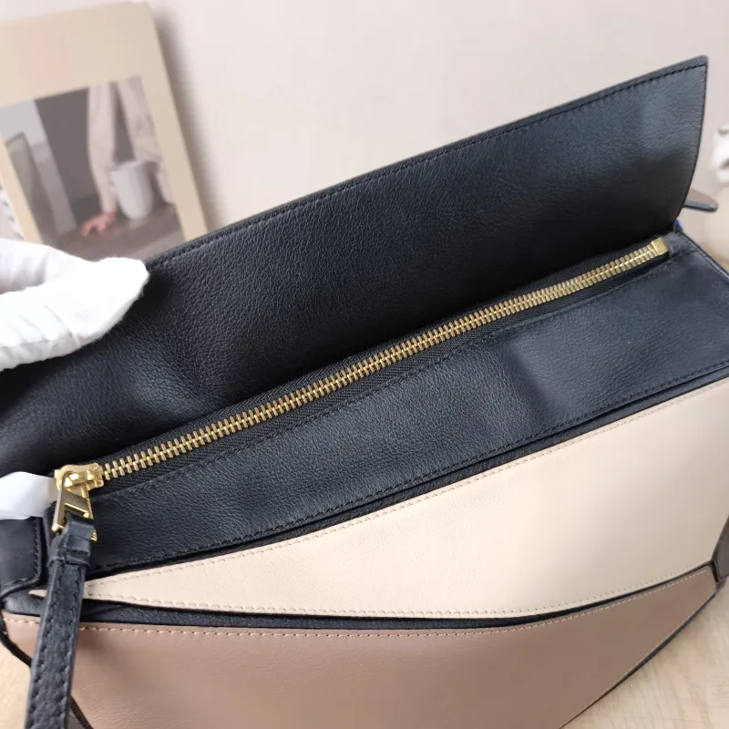 LOEWE Crossbody Bag Puzzle Brown Colorblock Calfskin Medium 29 × 14 × 19.5 cm — detail view 14 of 14