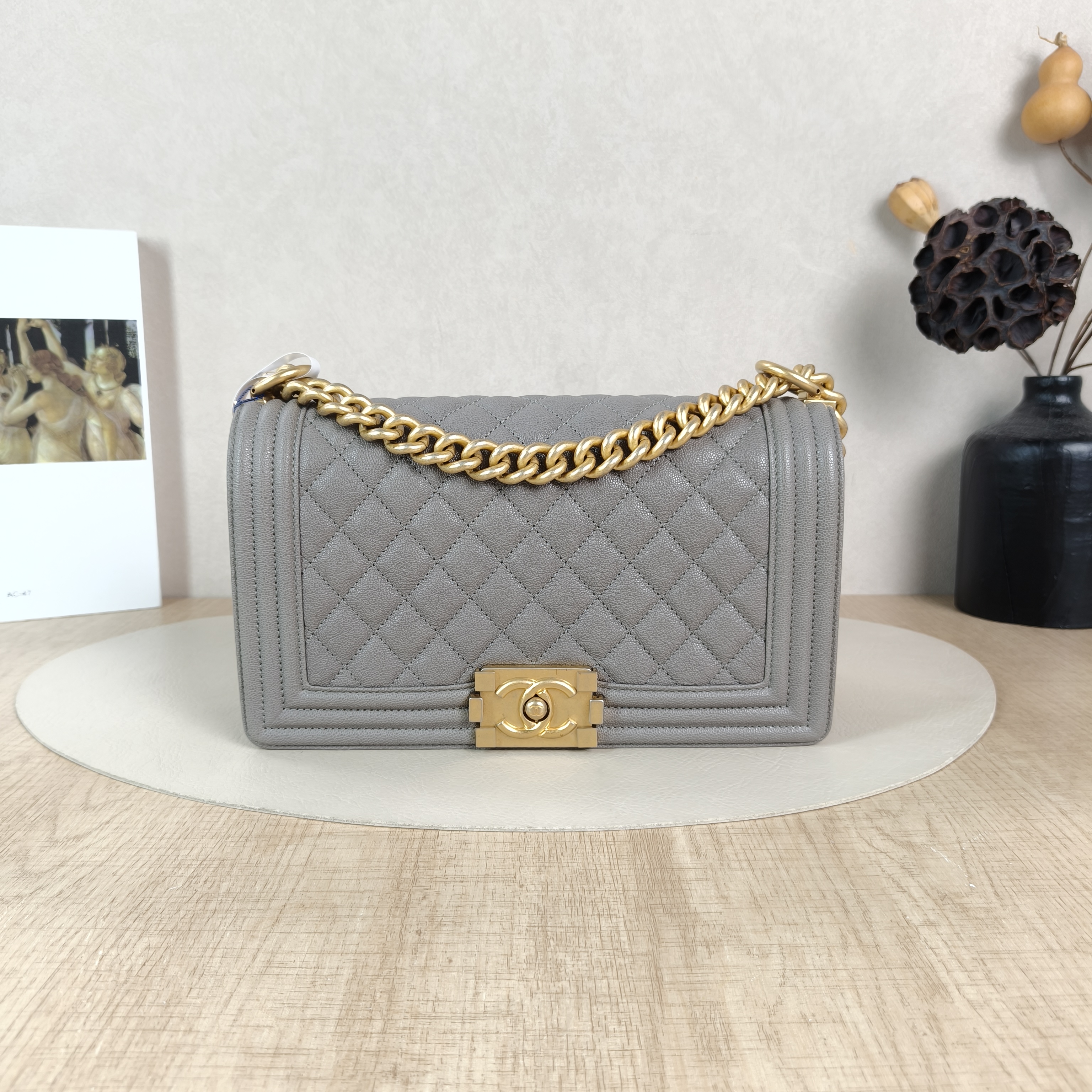 Chanel Crossbody Bag Le Boy​Grey Grained Calfskin Medium25 × 9 × 15 cm