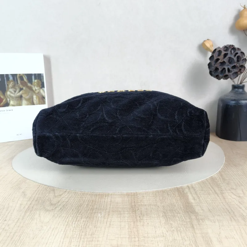 Chanel Shoulder Bag22Bag Black Small35 × 7 × 37 cm — cover view 4 of 5