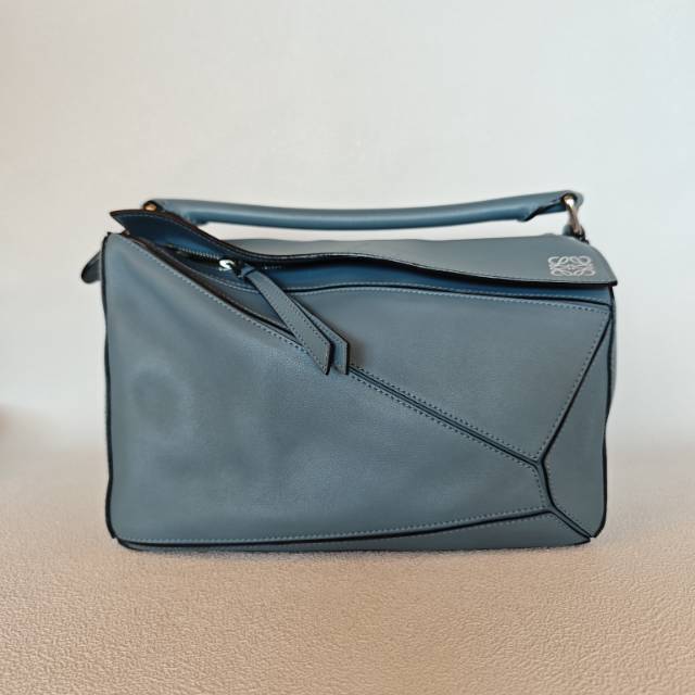 LOEWE Crossbody Bag Puzzle Blue Calfskin Medium29 × 14 × 19.5 cm