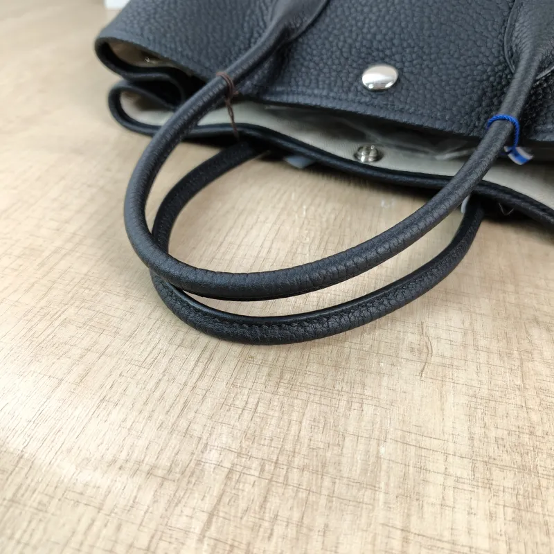 Hermès Top Handle Bag Garden Party 30 30Black Negonda Calfskin Medium30 × 13 × 21 cm — detail view 8 of 9