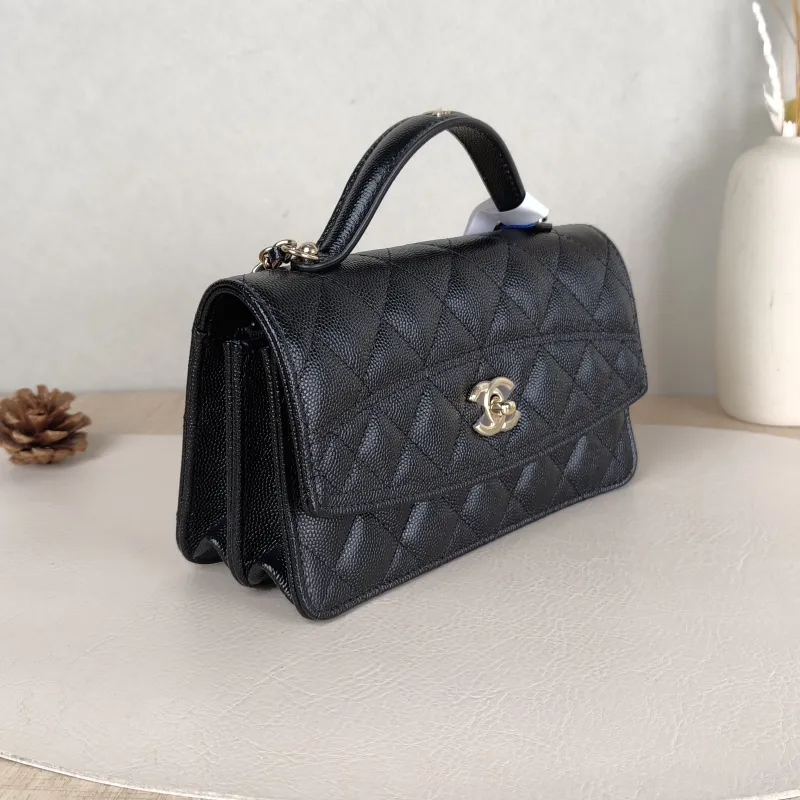 Chanel Crossbody Bag Black Grained Calfskin One Size19 × 7 × 11.5 cm — cover view 4 of 6