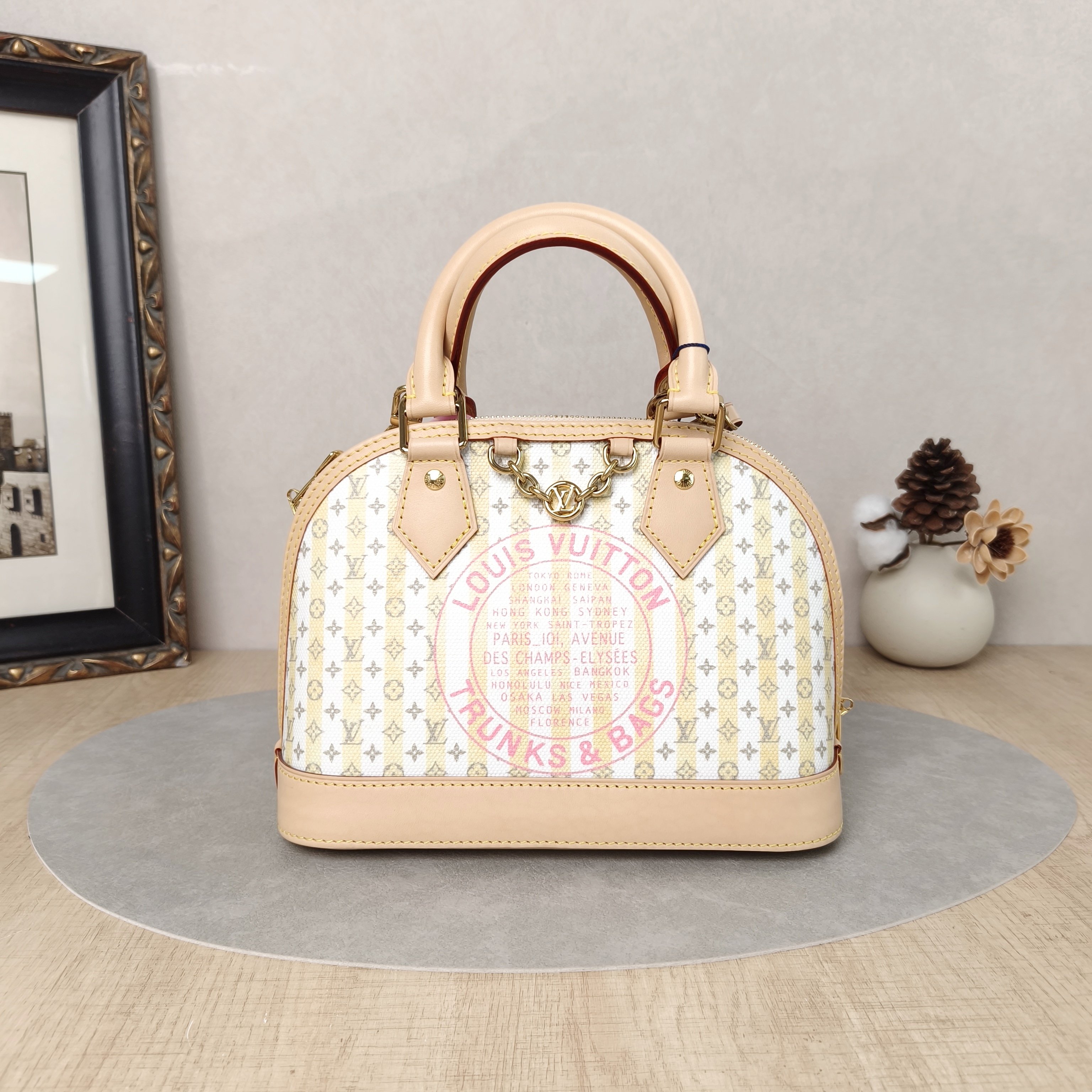 Louis Vuitton Top Handle Bag Alma BB PVCBB23.5 × 11.5 × 17.5 cm