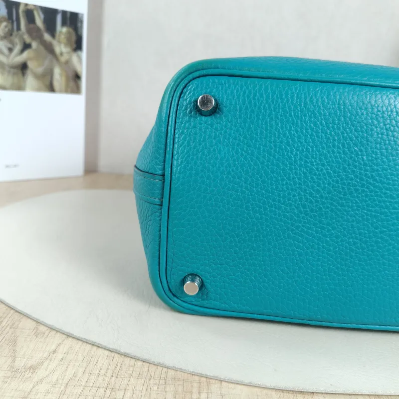 Hermès Top Handle Bag Picotin Lock 18 187F TC Calfskin Small18 × 13 × 18 cm — detail view 5 of 9