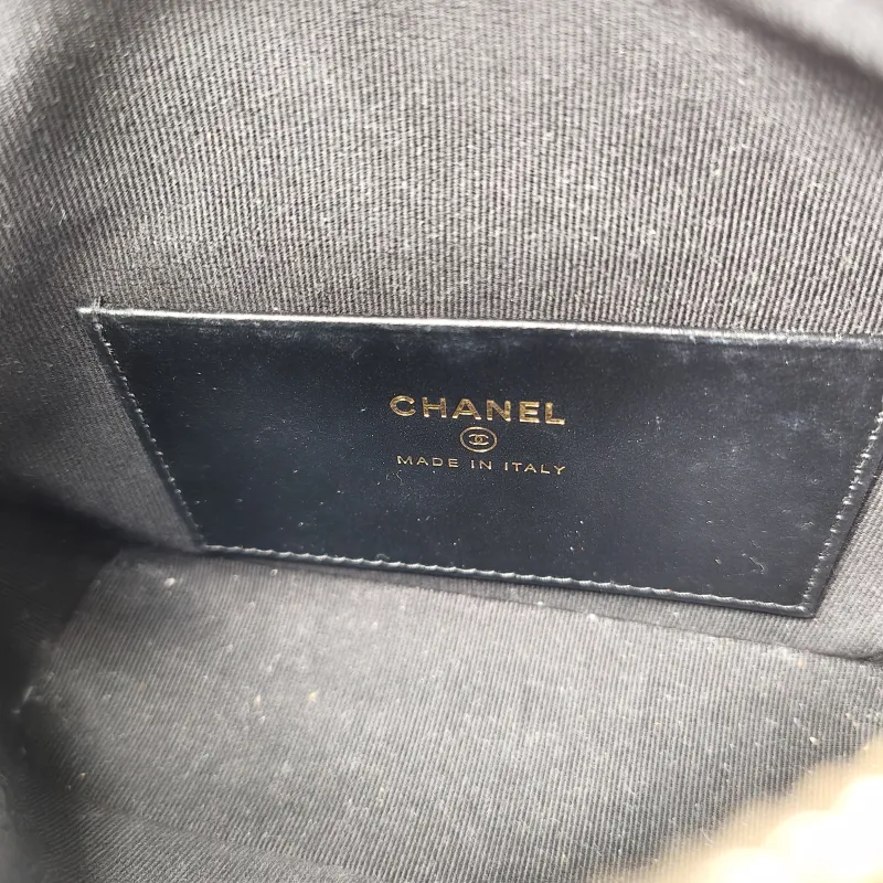 Chanel Crossbody Bag Gold-Tone Hardware Black Grained Calfskin 15.5 × 6 × 12.5 cm — detail view 7 of 12