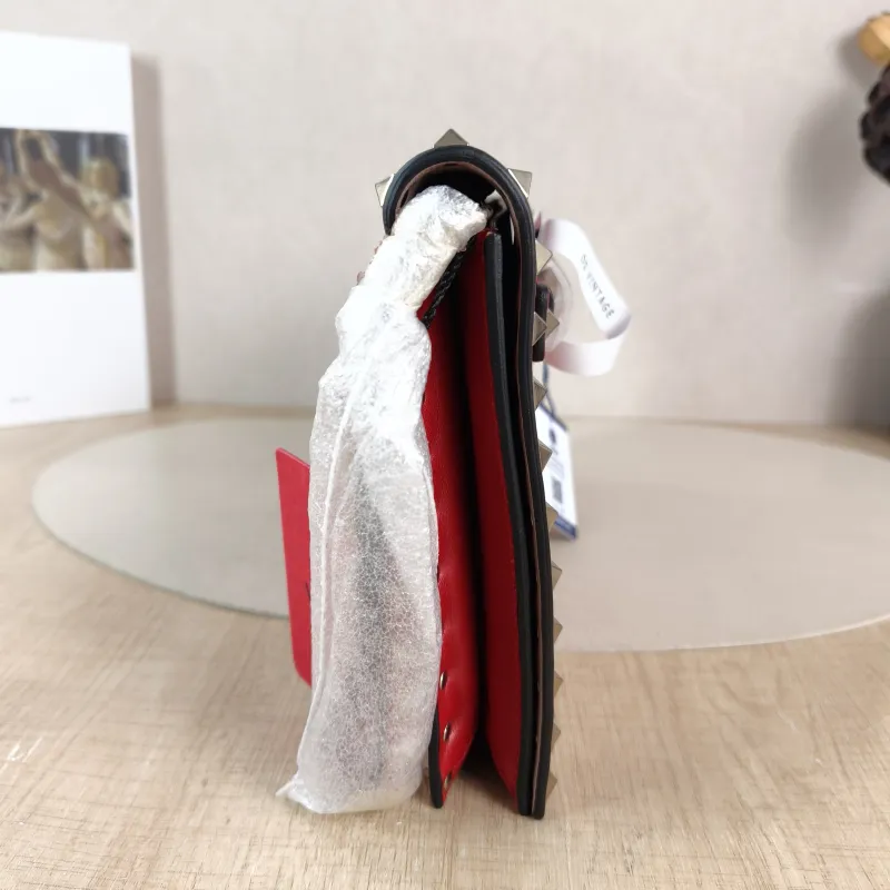 Valentino Clutch Clutch Red Calfskin One Size 28 × 3 × 17 cm — detail view 2 of 10