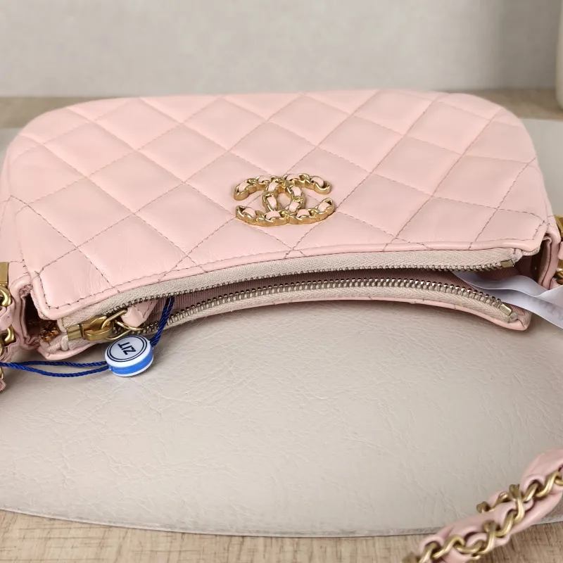 Chanel Shoulder Bag 23k hobo 19 Pink Lambskin 20 × 4.5 × 13 cm — detail view 10 of 13