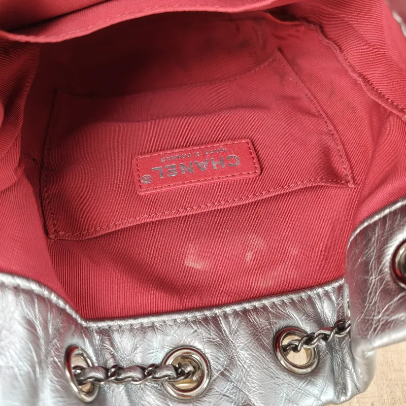 Chanel Crossbody Bag Gabrielle Collection Bucket Bag Silver Calfskin 20 × 6.5 × 22 cm — detail view 5 of 16