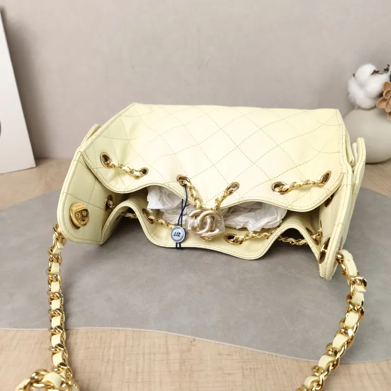 Chanel Crossbody Bag 25Bag Grained Calfskin Mini 22 × 12.5 × 20 cm — detail view 1 of 11