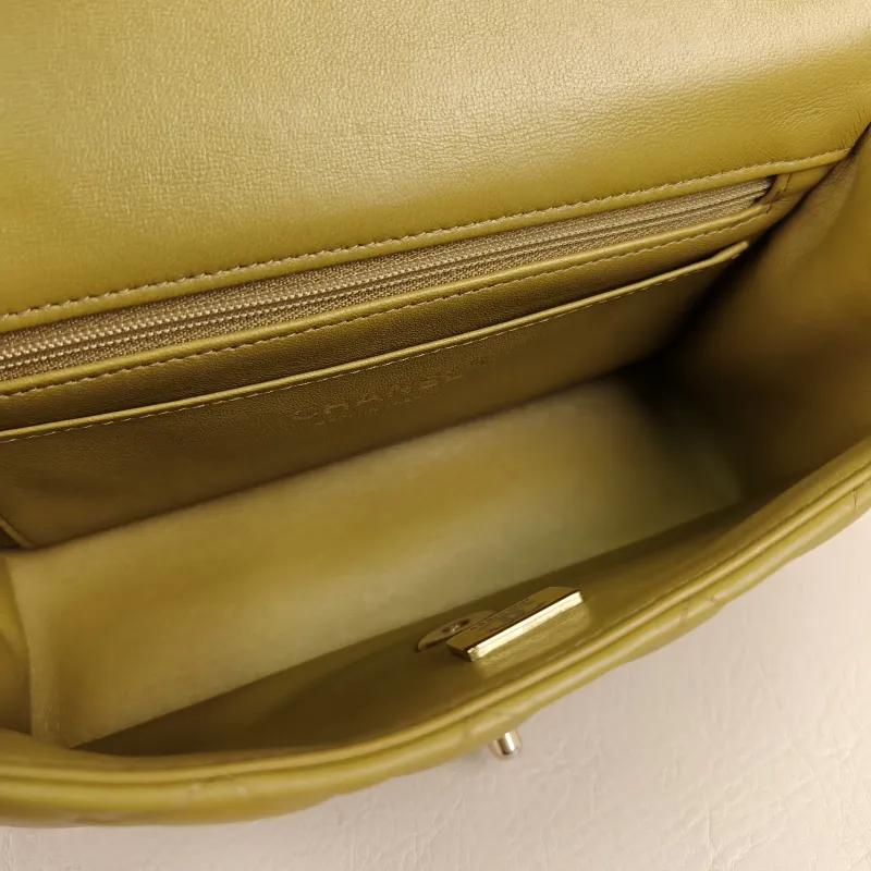 Chanel Crossbody Bag mini Yellow Lambskin mini20 × 6 × 12 cm — detail view 7 of 15