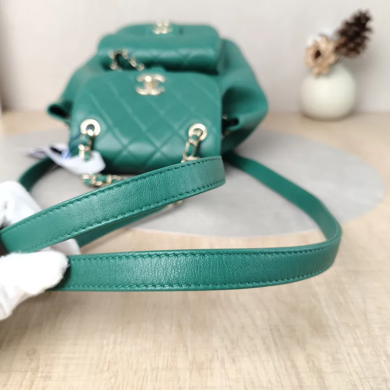 Chanel Backpack Duma Green Lambskin Small 18 × 12 × 18.5 cm — detail view 3 of 13