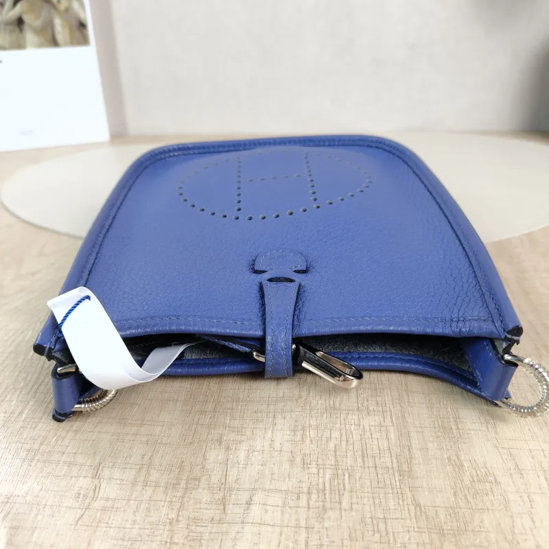 Hermès Crossbody Bag Evelyne Mini 16 Mini 16 Blue TC Calfskin Mini 17 × 5.5 × 18 cm D — detail view 4 of 12