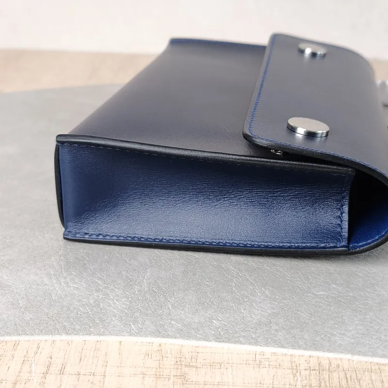 Hermès Crossbody Bag hermesnap 18 Crossbody Bag Epsom Calfskin One Size 18.5 × 4.5 × 11.5 cm K — detail view 6 of 12