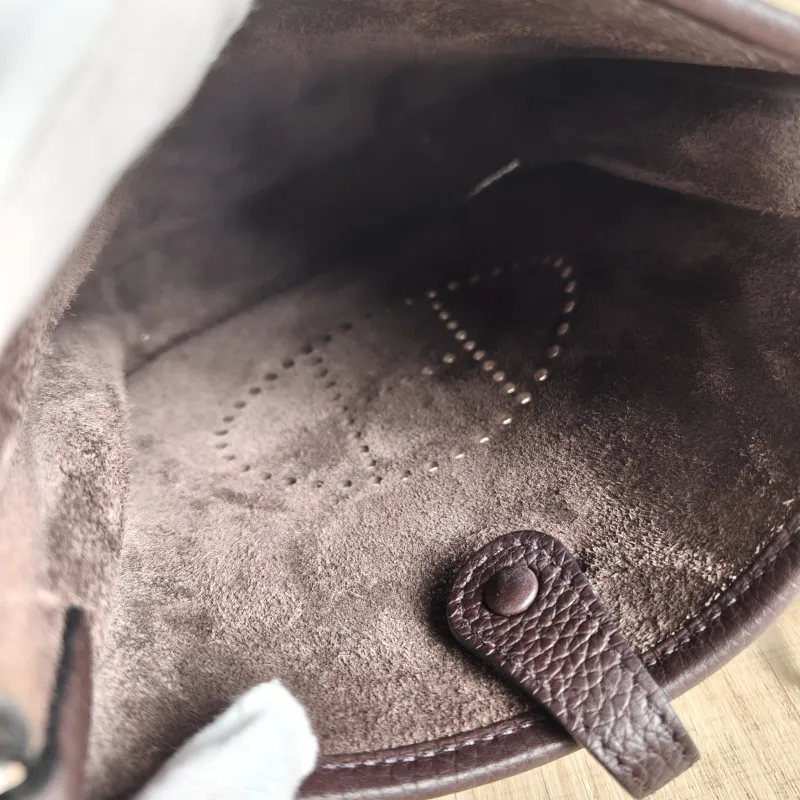 Hermès Crossbody Bag Evelyne Mini 16 Mini 16 0G Taurillon Clemence TC Calfskin Mini 17 × 5.5 × 18 cm B — detail view 8 of 11