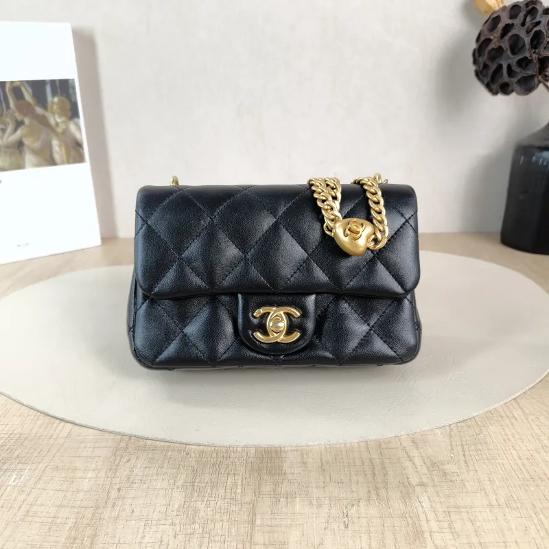 Chanel Crossbody Bag Black Lambskin 18 × 5 × 12 cm