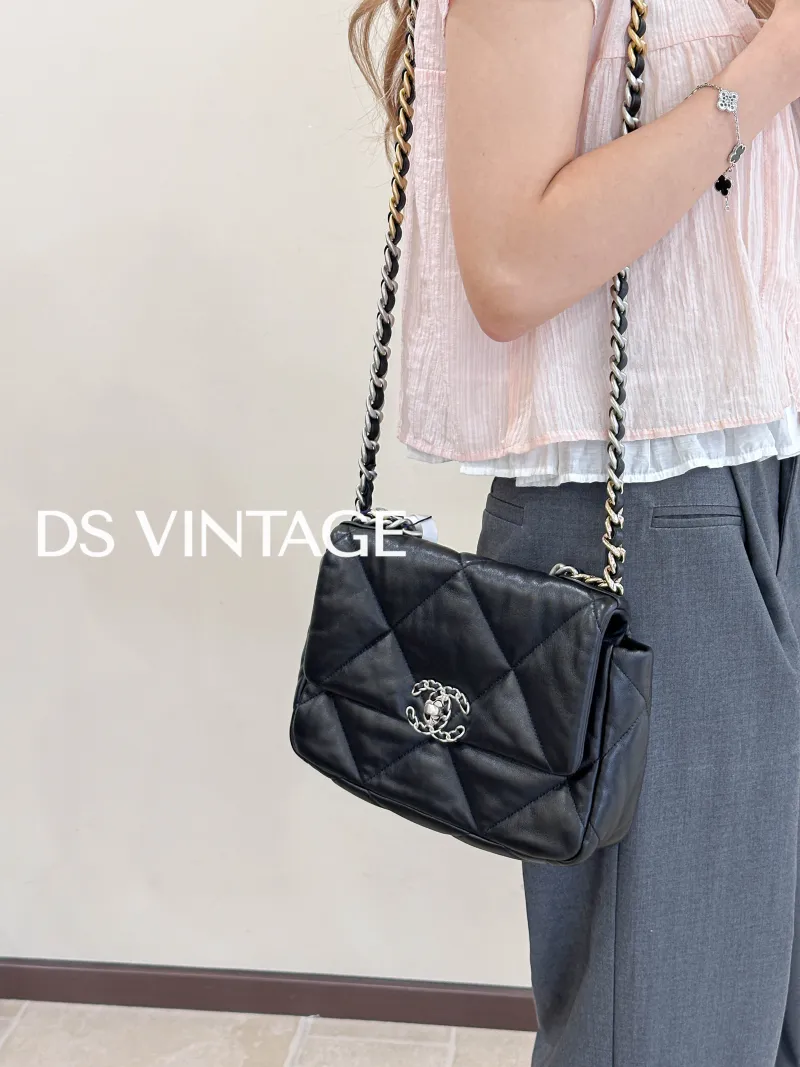 Chanel Crossbody Bag 19Bag Black SL ambskin Small 26 × 9 × 16 cm — on-model view 2 of 3