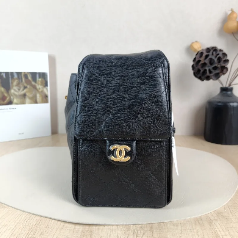 Chanel Shoulder Bag25Bag Black Grained Calfskin Small26 × 14 × 30 cm — detail view 12 of 12