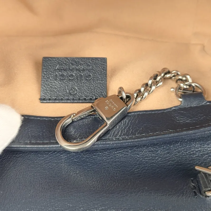 GUCCI Crossbody Bag GG Marmont Mini Marmont Mini Canvasmini16.5 × 4.5 × 9.5 cm — detail view 3 of 11