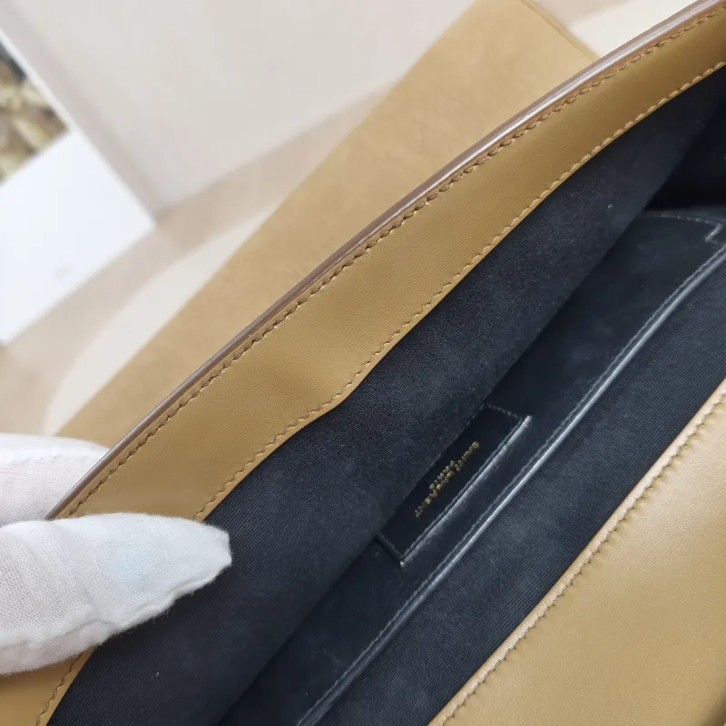 SAINT LAURENT Shoulder Bag MANHATTAN Brown Calfskin Medium29 × 7.5 × 20 cm — detail view 1 of 15