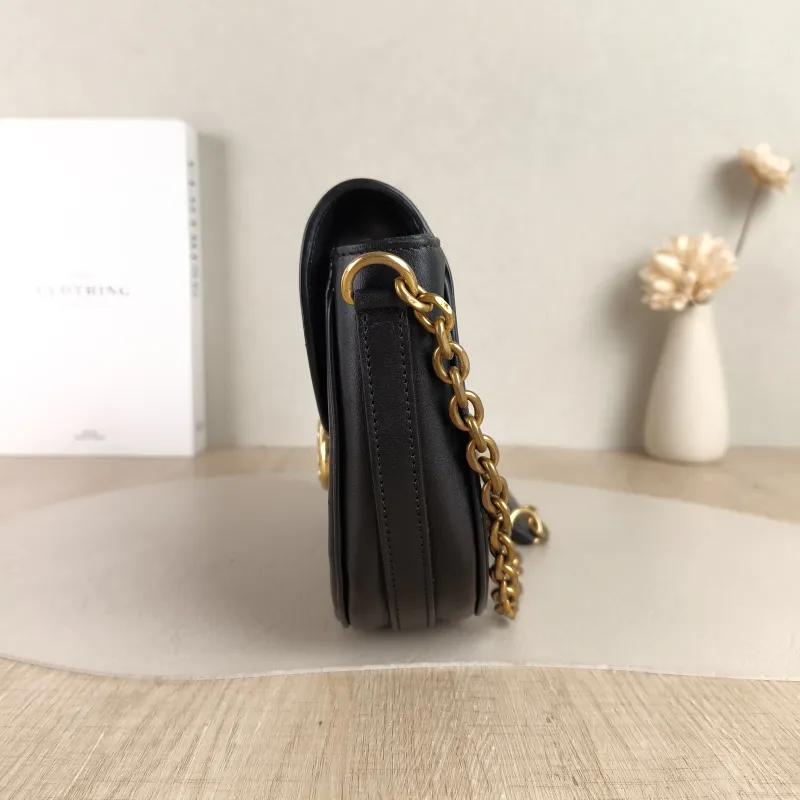 CELINE Crossbody Bag Maillon Triomphe Black Calfskin Medium 22 × 6 × 17 cm — detail view 3 of 11