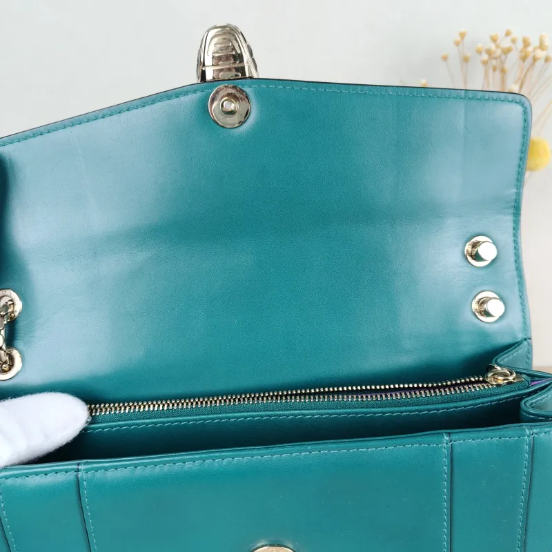 Bvlgari Crossbody Bag Serpenti Forever Collection Crossbody Bag Green Calfskin Medium27.5 × 7 × 18 cm — detail view 9 of 15