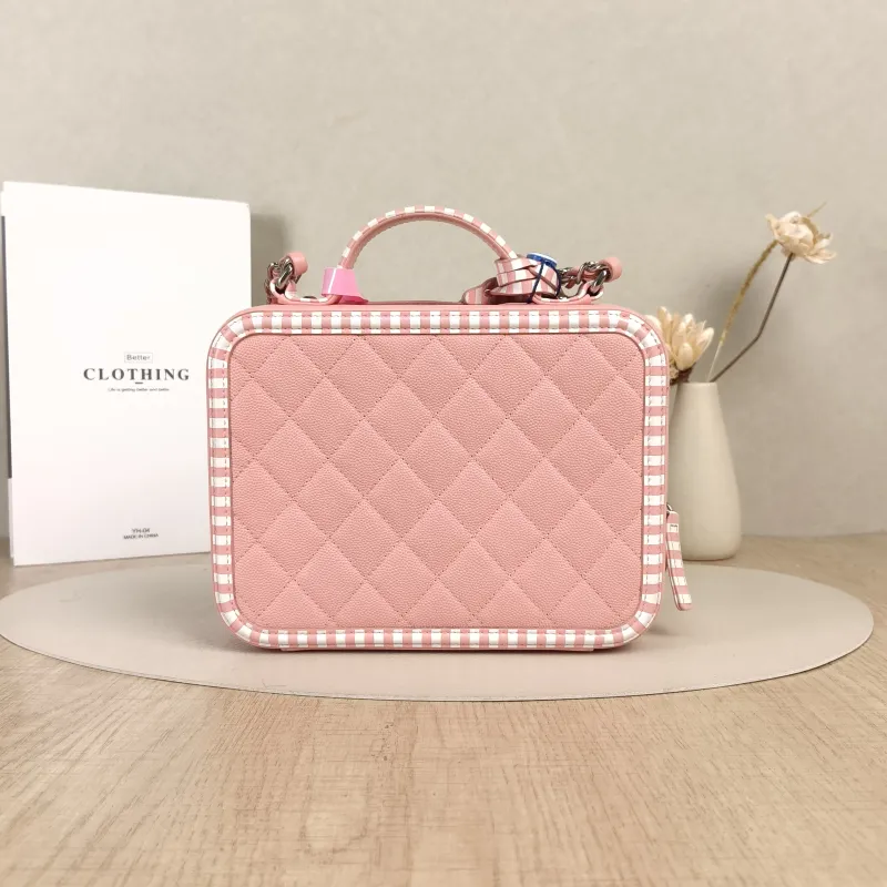 Chanel Crossbody Bag CC Filigree Vanity Cosmetic Bag White Grained Calfskin Medium21 × 8 × 16 cm — cover view 3 of 4