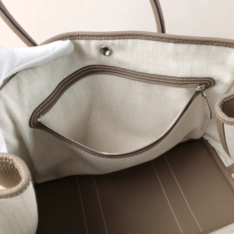 Hermès Top Handle Bag Garden Party 36 36 Negonda Calfskin Large 36 × 17 × 26 cm A — detail view 5 of 12