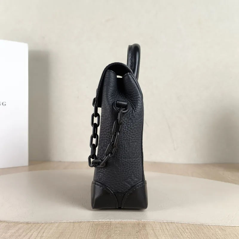 Louis Vuitton Crossbody Bag Nano Steamer Shoulder Bag Black Calfskinnano15 × 7 × 18 cm — detail view 5 of 10