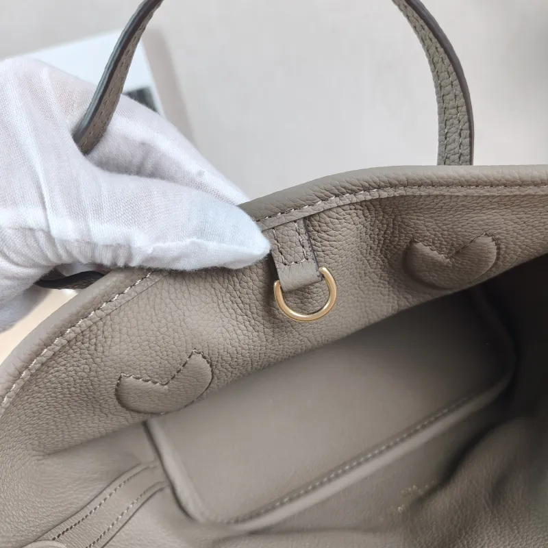 Louis Vuitton Crossbody Bag NEVERFULL INSIDE OUT BB PVC · Calfskin BB 26.5 × 11 × 16.5 cm — detail view 12 of 12