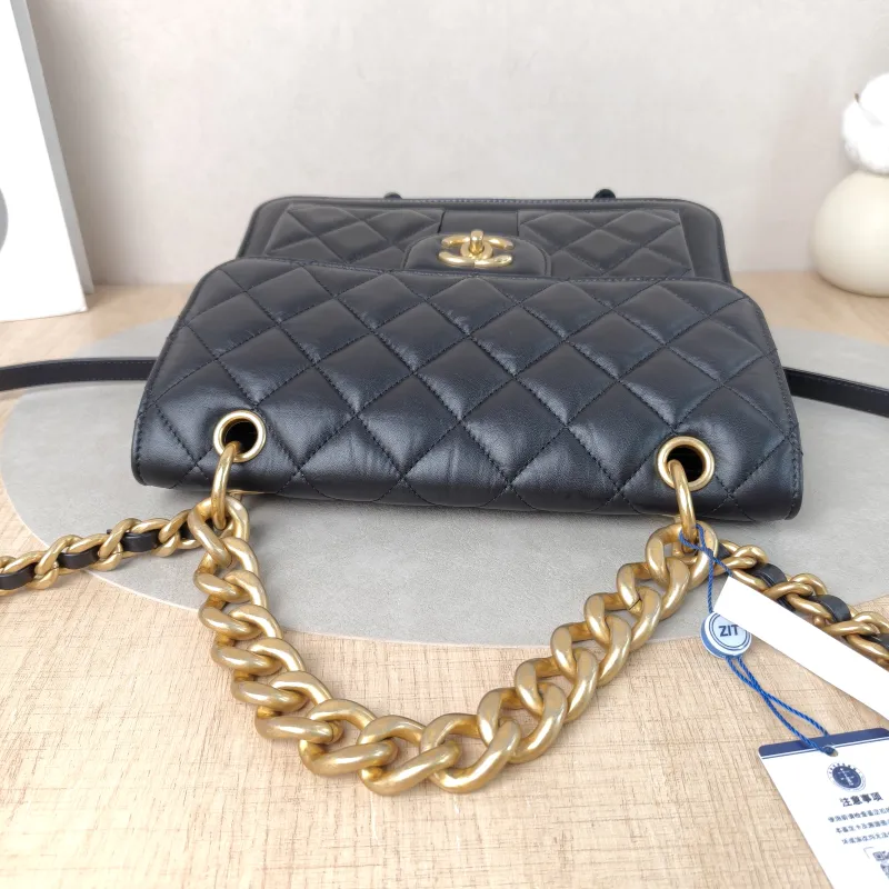 Chanel Crossbody Bag Backpack Black Calfskin One Size25 × 6 × 22 cm — detail view 1 of 13