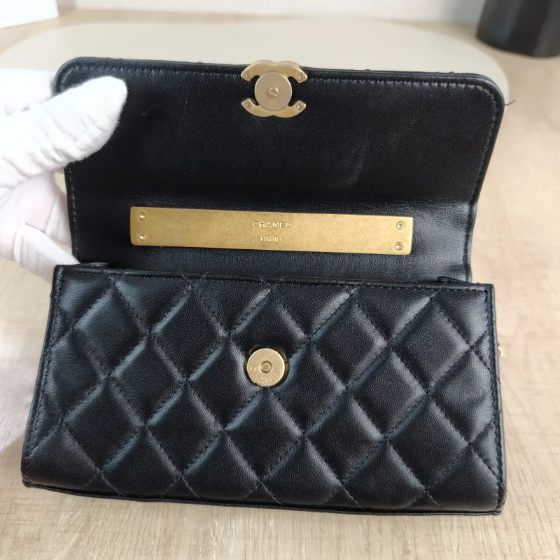 Chanel Crossbody Bag kelly Black Lambskin One Size 18.5 × 4.5 × 10 cm — detail view 2 of 13