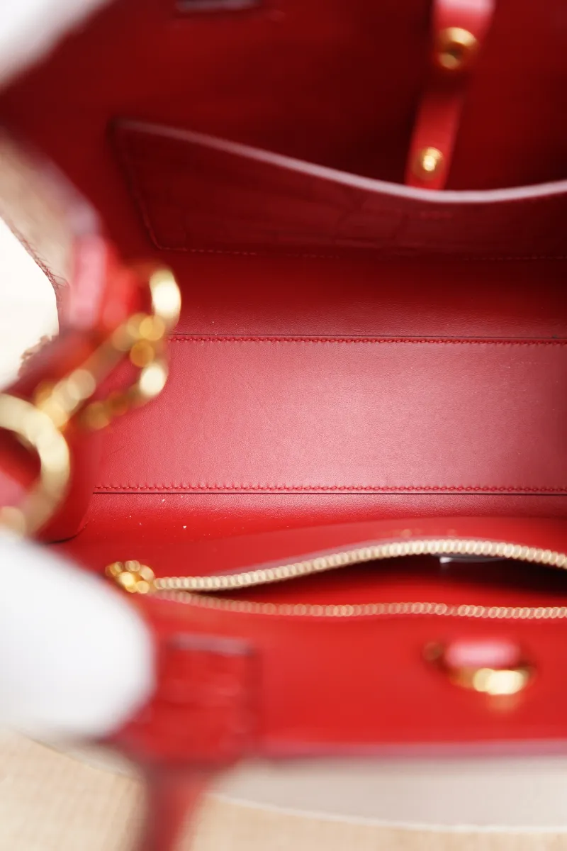 BURBERRY Crossbody Bag Top Handle Crossbody Bag Red Calfskin One Size27 × 11 × 20 cm — detail view 9 of 18