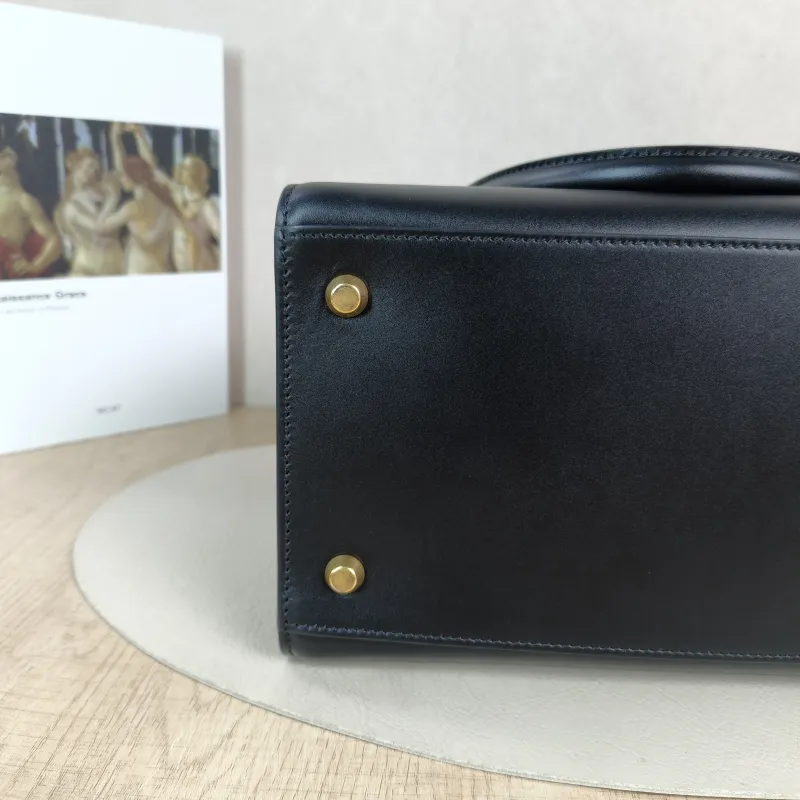 DIOR Crossbody Bag Boston Black Calfskin Medium 26 × 15 × 18 cm — detail view 5 of 10