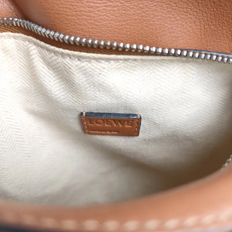 LOEWE Crossbody Bag Puzzle Caramel Calfskin Mini 18 × 8 × 12.5 cm — detail view 2 of 11